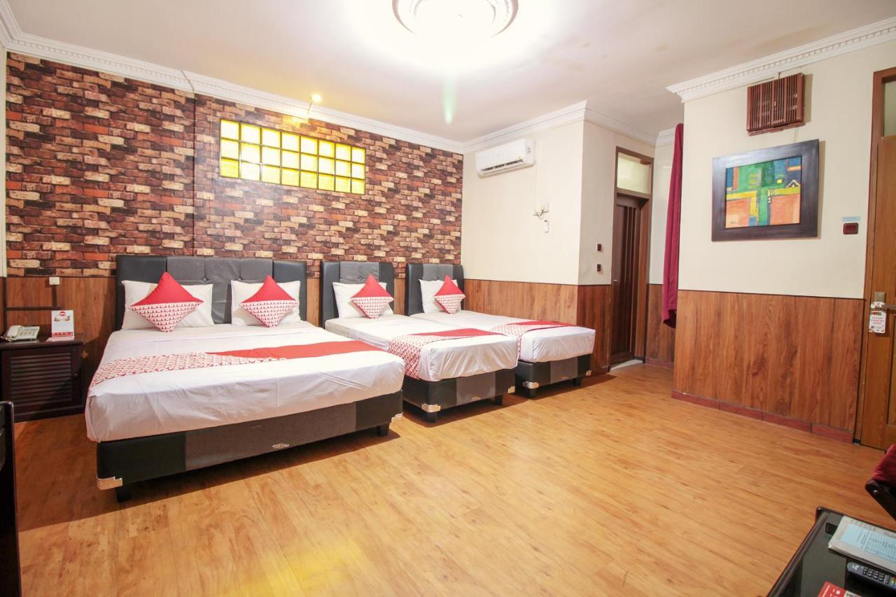 Vaccinated Staff - Oyo 352 Homestay Sabang Bandung Buitenkant foto