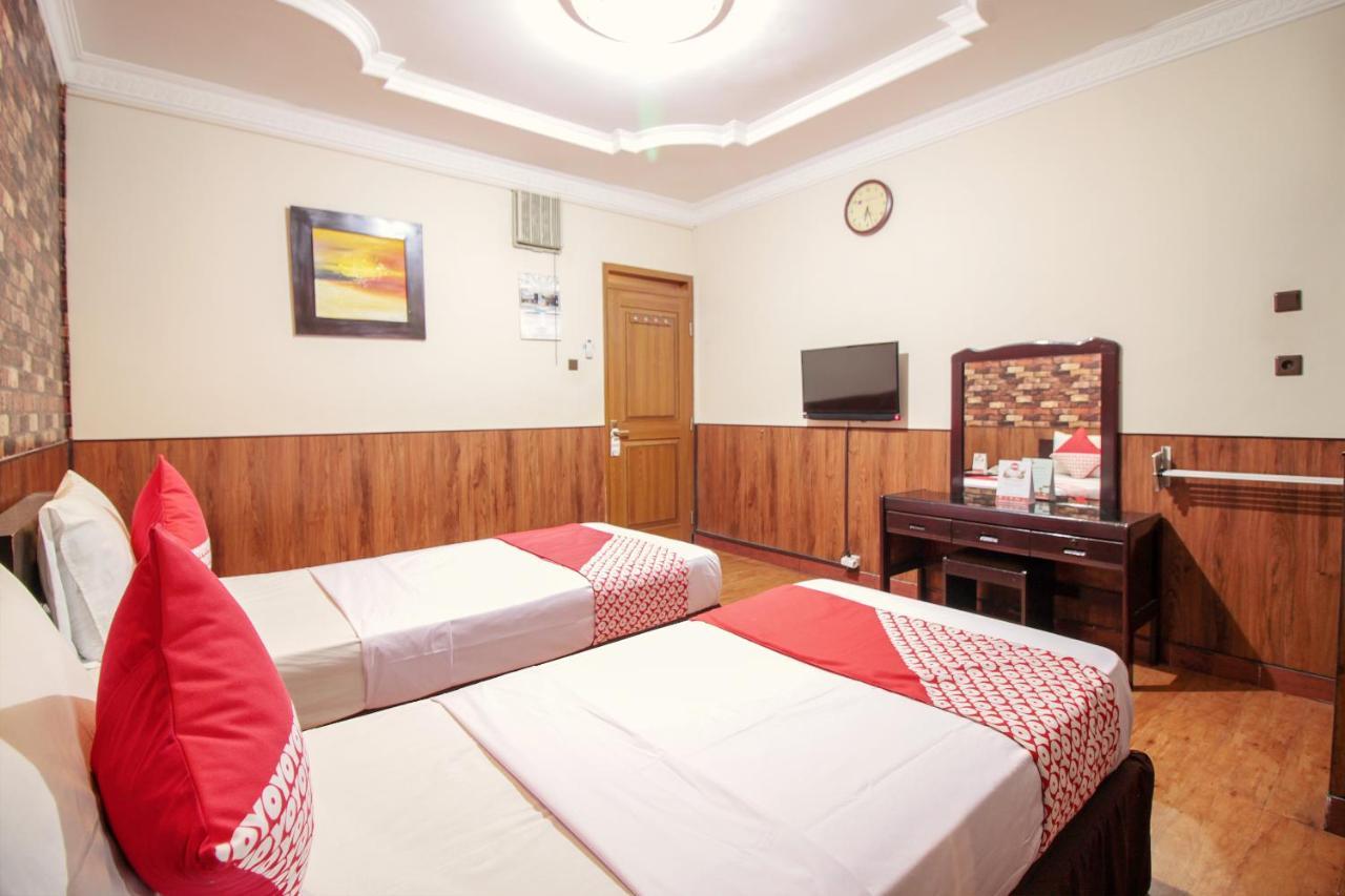 Vaccinated Staff - Oyo 352 Homestay Sabang Bandung Buitenkant foto