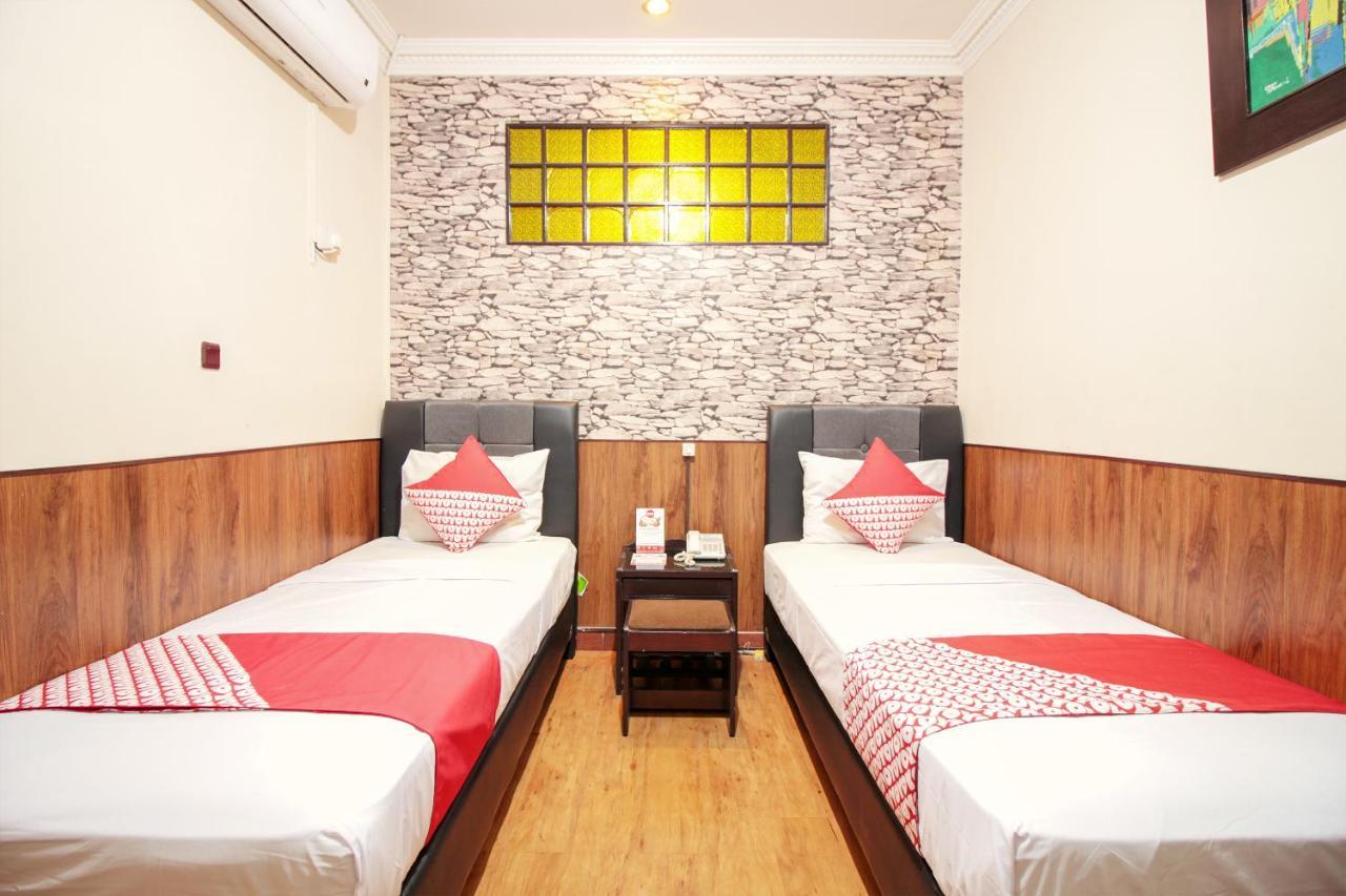 Vaccinated Staff - Oyo 352 Homestay Sabang Bandung Buitenkant foto