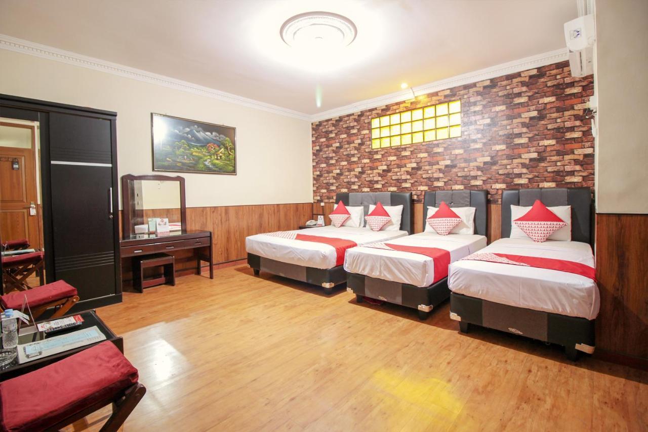Vaccinated Staff - Oyo 352 Homestay Sabang Bandung Buitenkant foto
