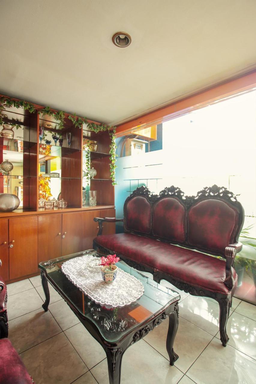 Vaccinated Staff - Oyo 352 Homestay Sabang Bandung Buitenkant foto