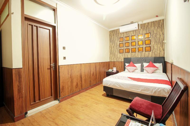 Vaccinated Staff - Oyo 352 Homestay Sabang Bandung Buitenkant foto